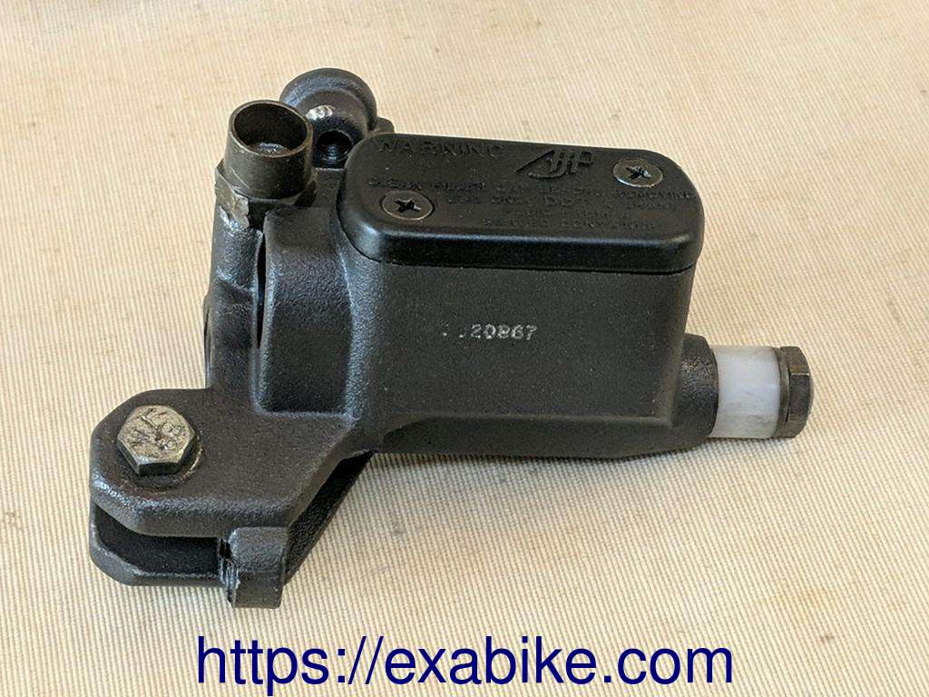 front master cylinder Yamaha 125 XTX - photo 2