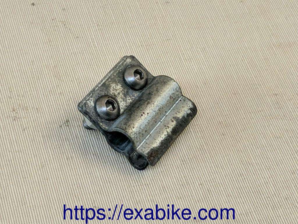 brake hose holder Yamaha 125 XTX - photo 1