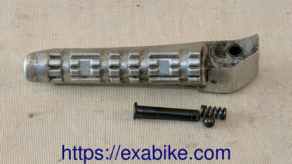 footrest, rear left Yamaha 125 XTX - photo 1