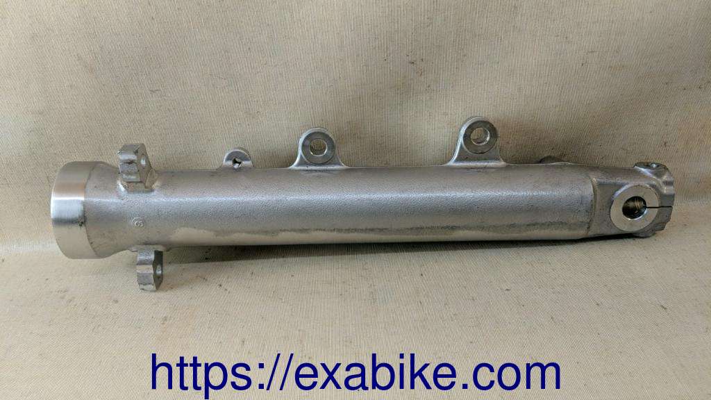 lower fork case, right Yamaha FZR 1000 - photo 2