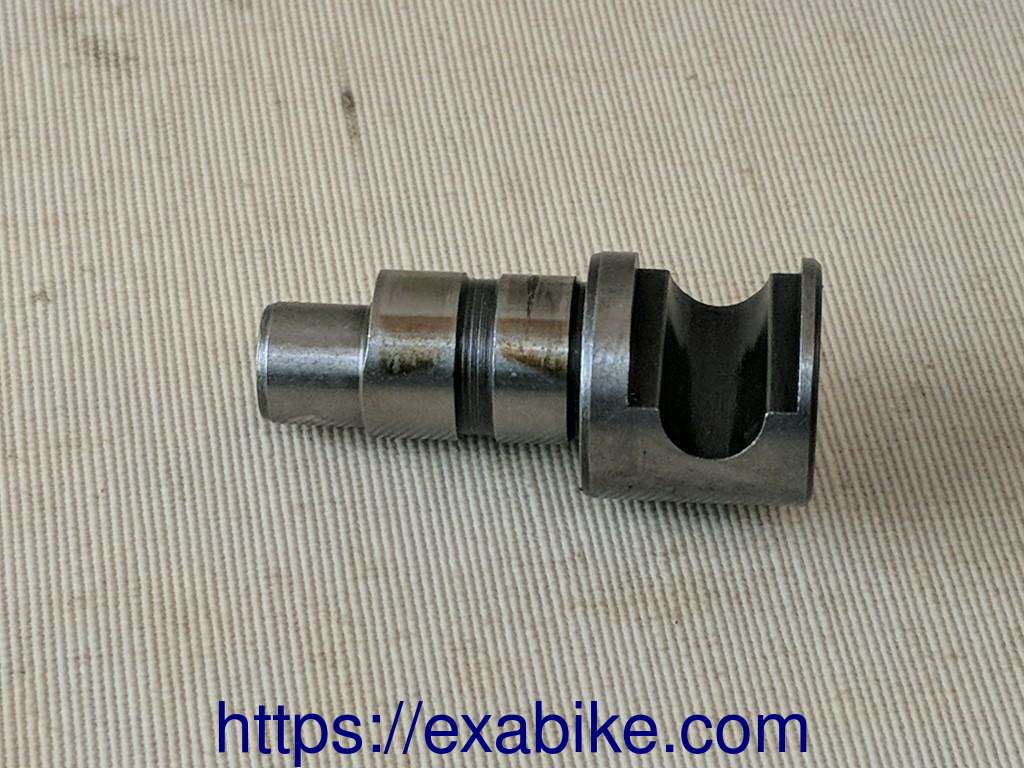 axe de culbuteur Honda PC 800 - photo 1