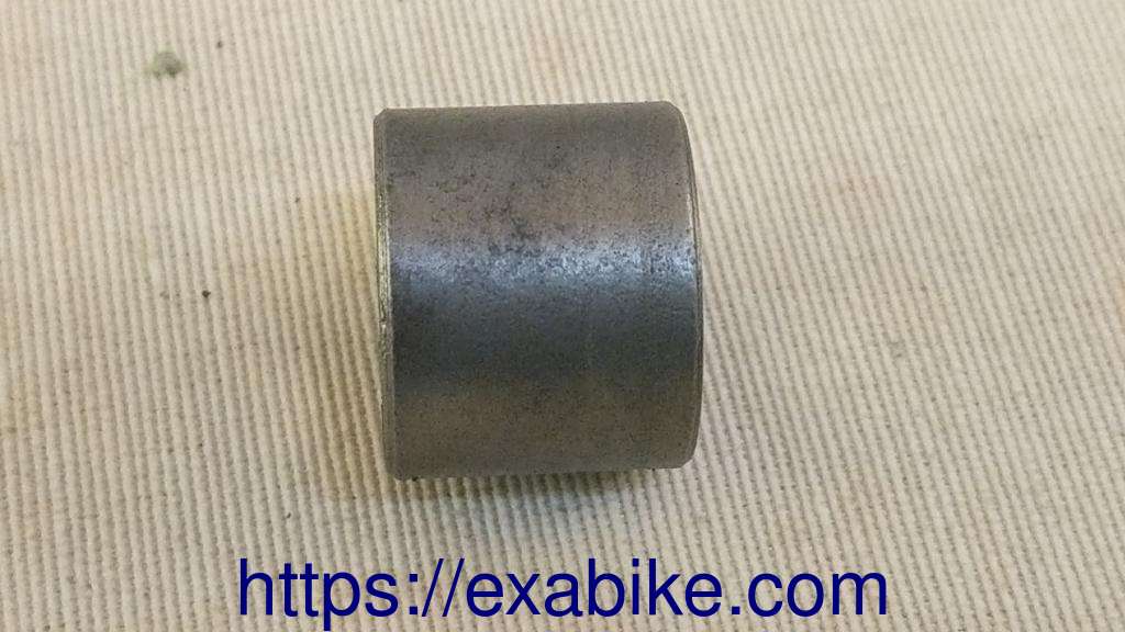fornt wheel spacer Yamaha XZ 550 - photo 1