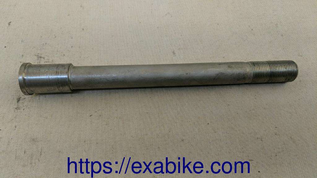 axe de roue avant Kawasaki Z 900 - photo 1