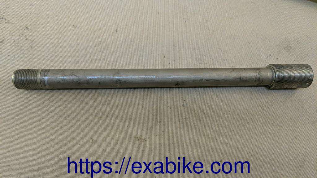 axe de bras oscillant Kawasaki Z 900 - photo 1