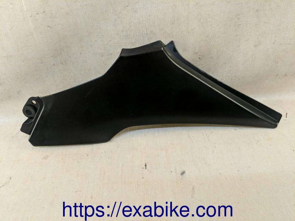 cache latéral arrière gauche Kawasaki Z 900 - photo 1