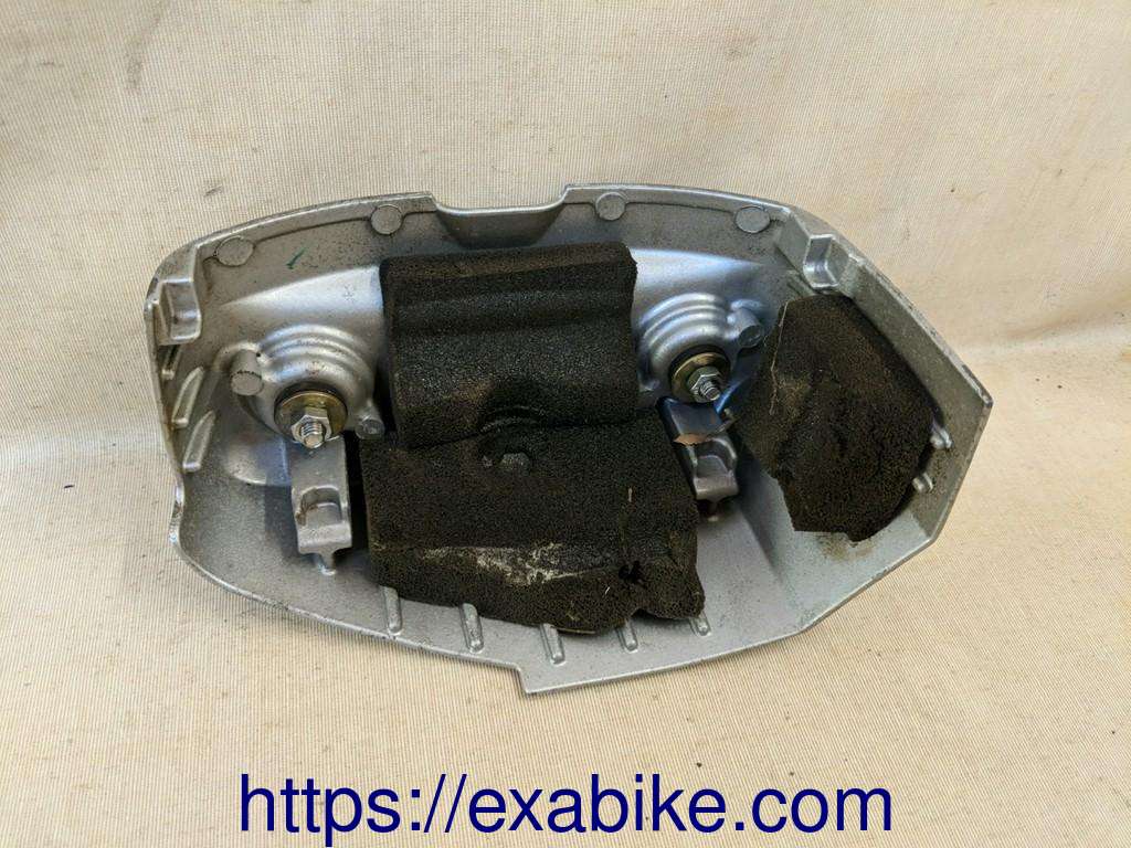 cylinder head cover Honda VT 125 Shadow - photo 2