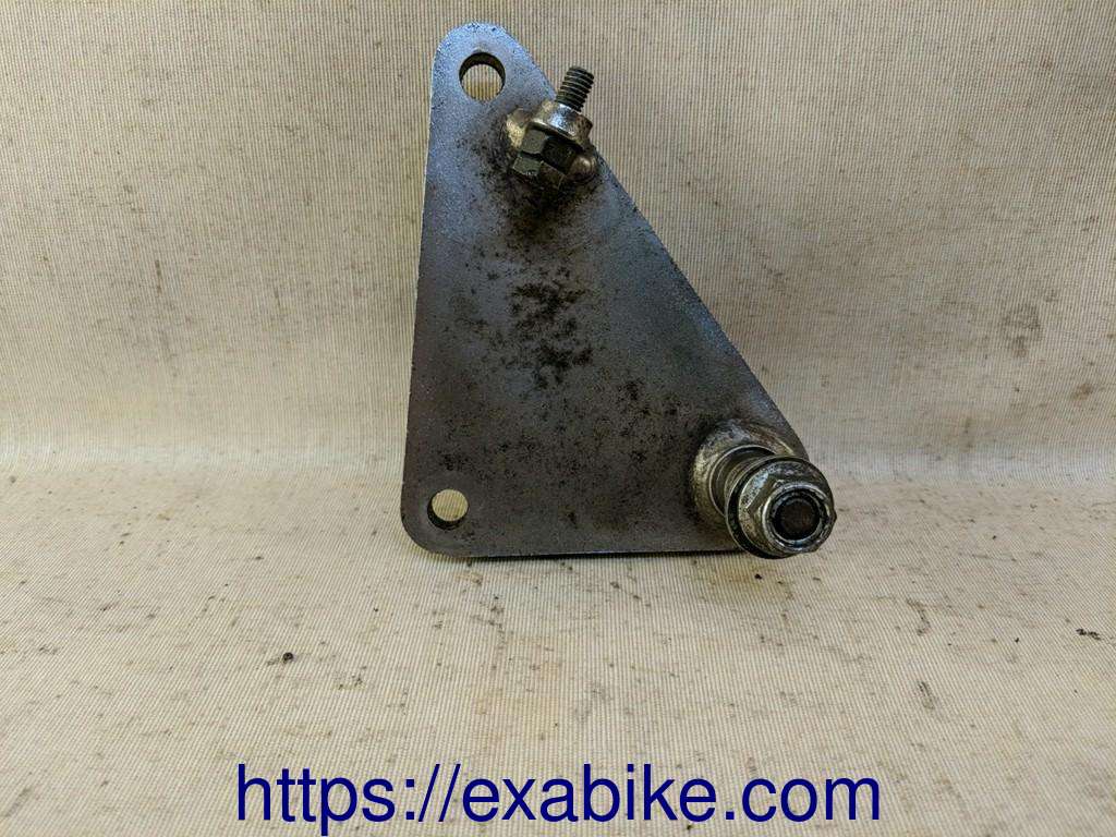 footrest bracket, front right Honda VT 125 Shadow - photo 2