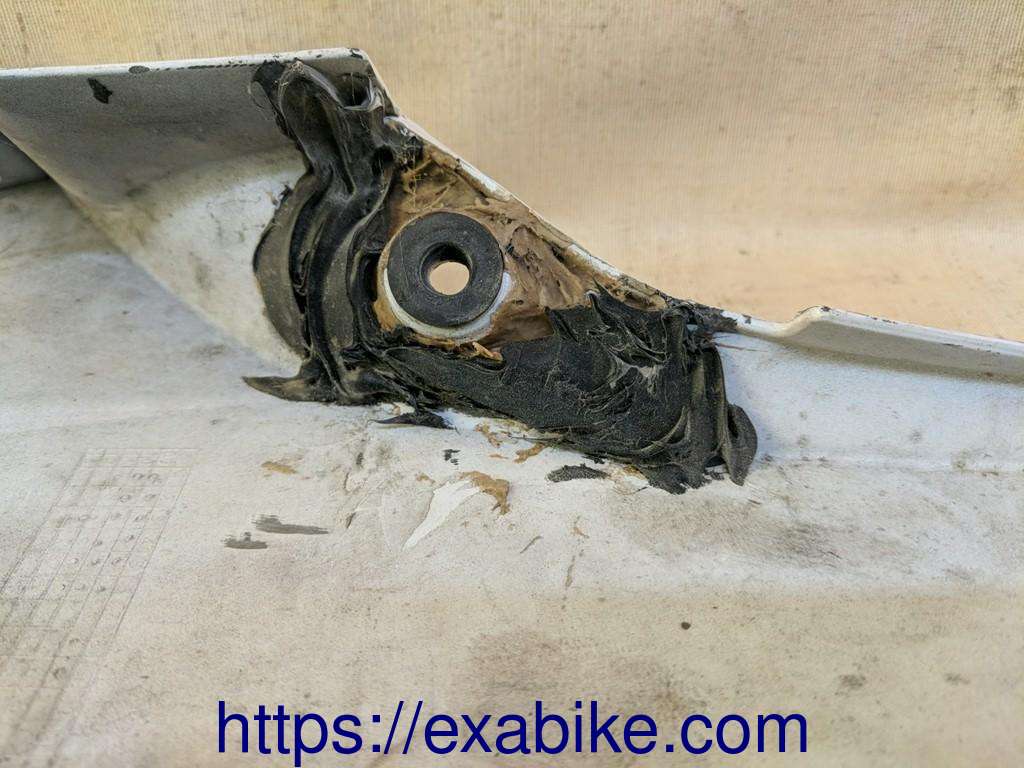 lower cowl, right Suzuki GSXR 1000 - photo 3