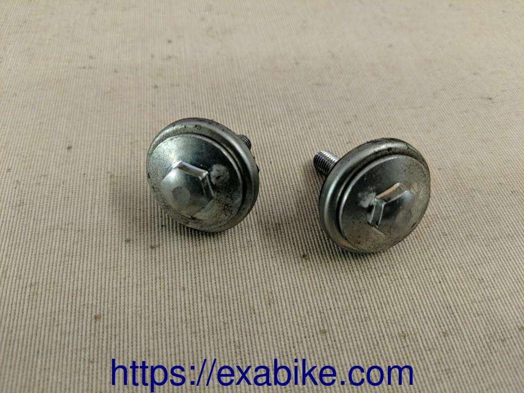 cylinder head cover screws Honda VT 125 Shadow - photo 1