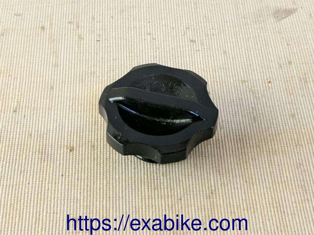 oil cap Honda CB1000F - photo 1