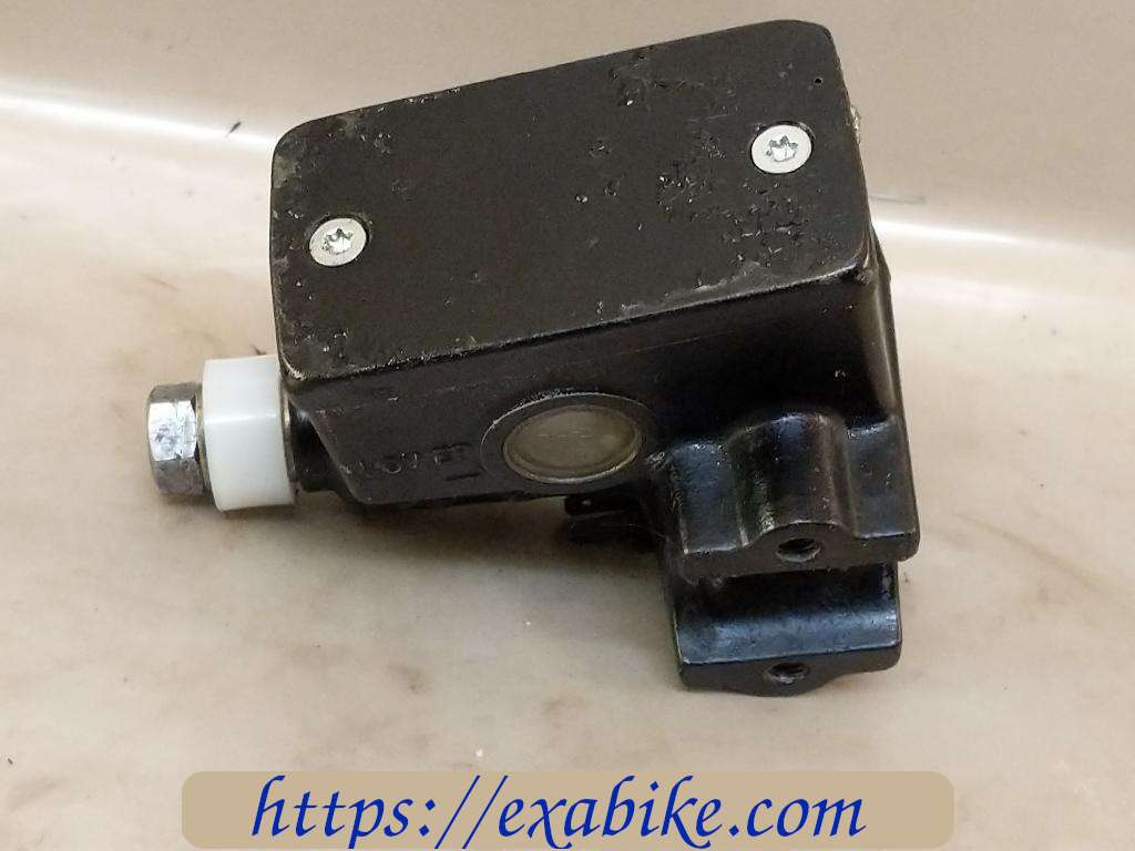 front master cylinder Suzuki GSX 1200 X (Inazuma) - photo 1
