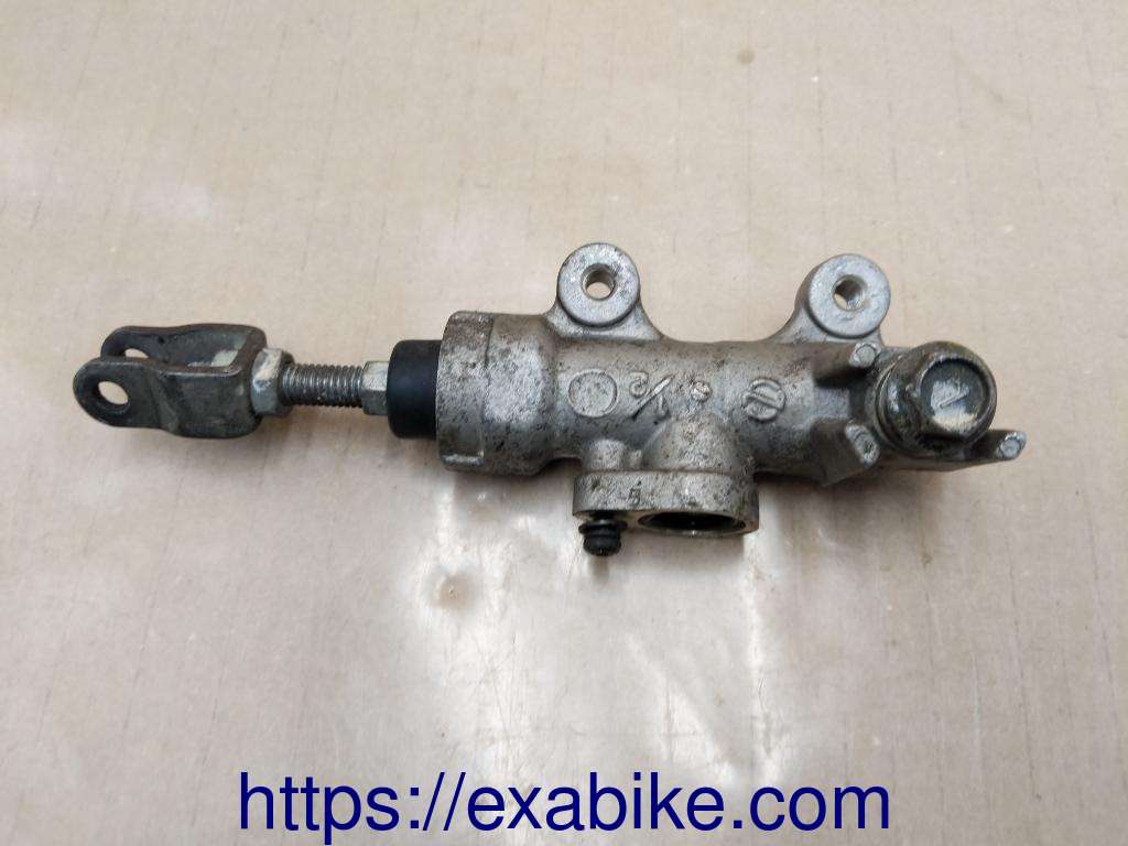 rear master cylinder Suzuki SV 650 - photo 2