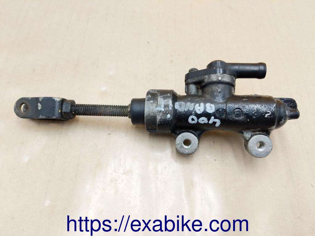 rear master cylinder Suzuki Bandit 400 - photo 2