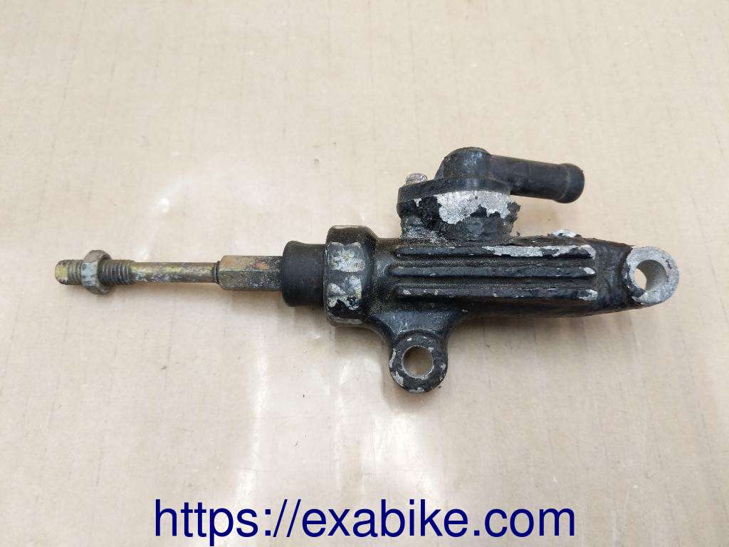 rear master cylinder Yamaha TZR 250 - photo 1