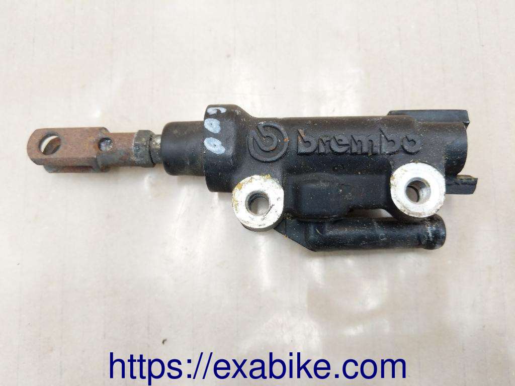 rear master cylinder Yamaha YZF 600 Thundercat - photo 1