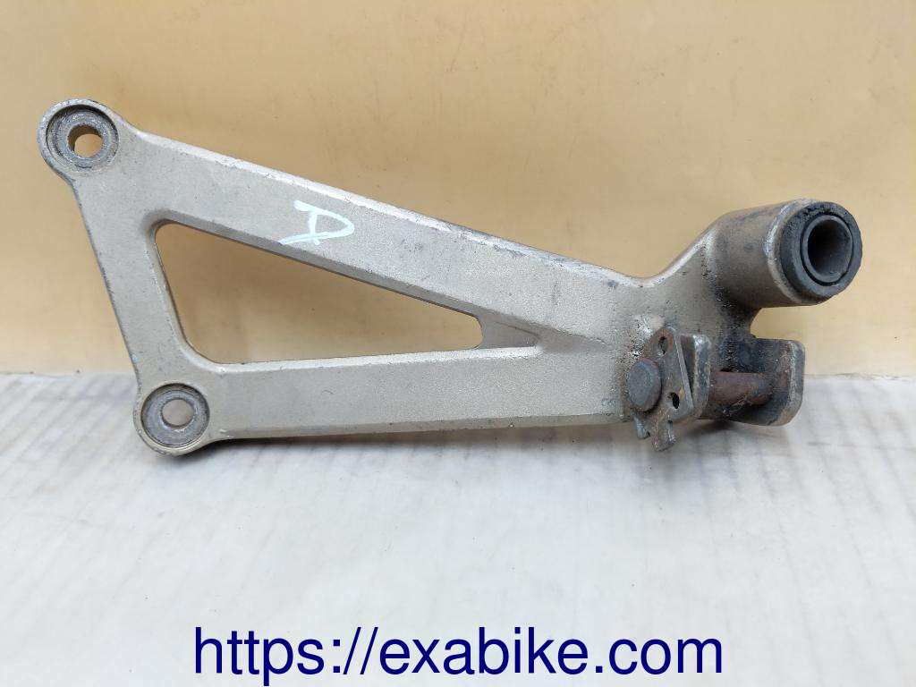 platine repose-pied arrière droite Honda NSR 125 - photo 1