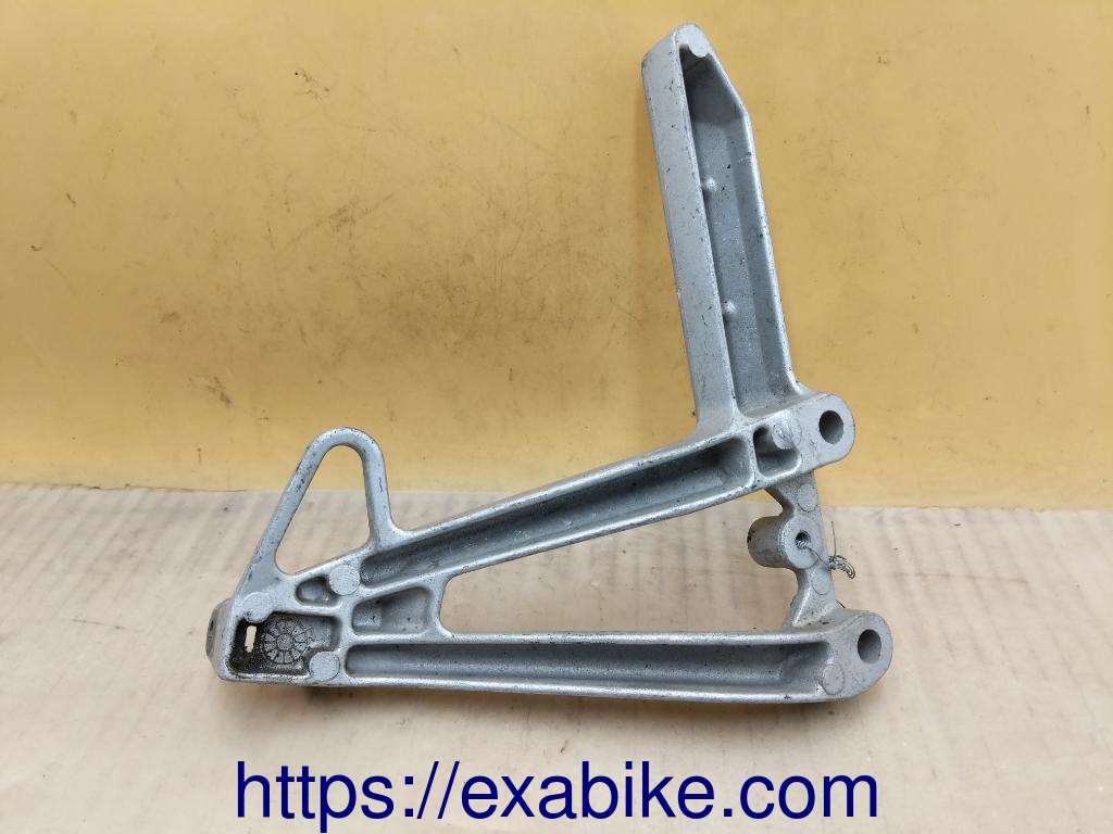 platine repose-pied arrière gauche Honda CBR 600 - photo 2