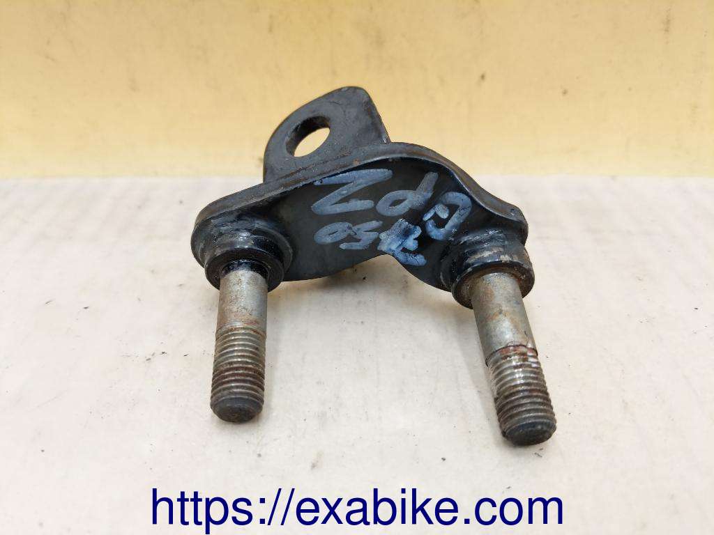 support repose-pied avant droit Kawasaki GPZ 750 - photo 2