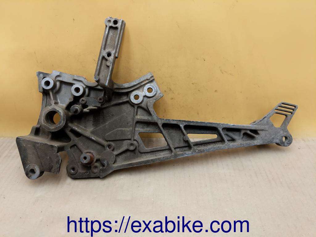 footrest plate, right Kawasaki GPZ 900 Ninja - photo 2