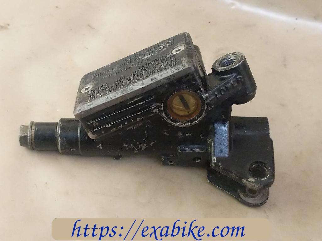clutch master cylinder Honda VFC 750 - photo 2