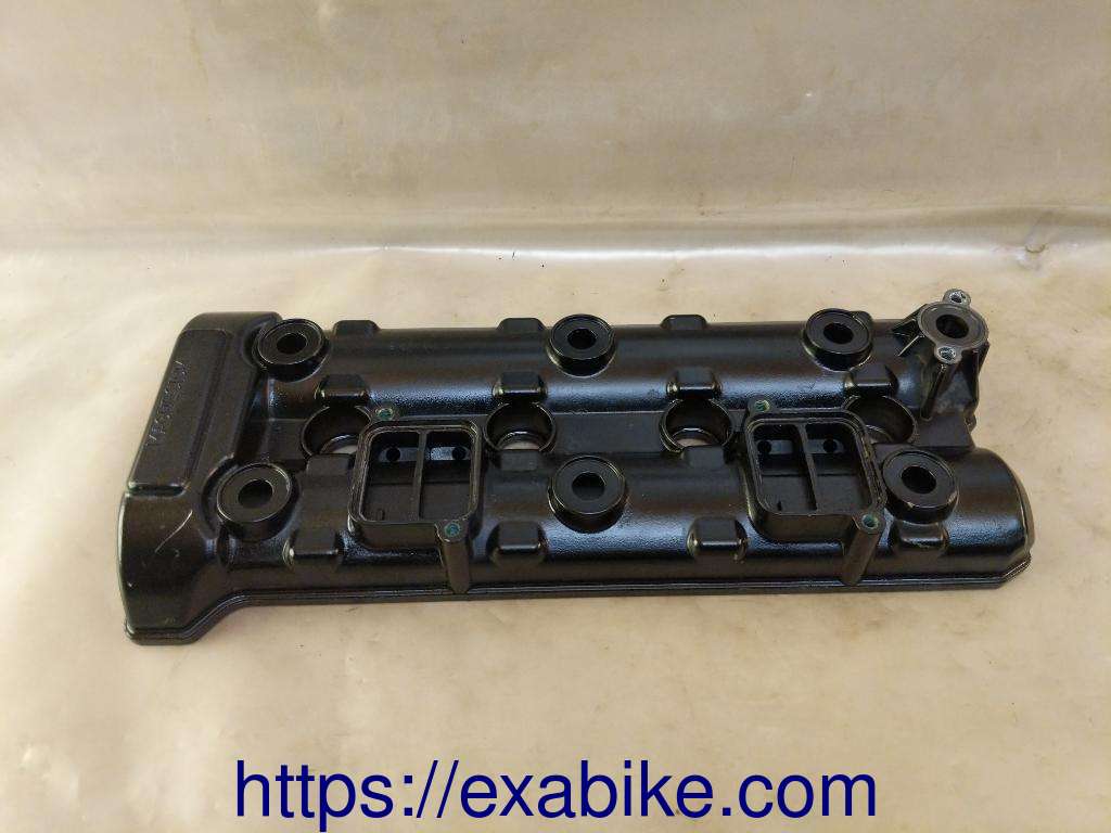 cylinder head cover Suzuki GSXR 750 - photo 1
