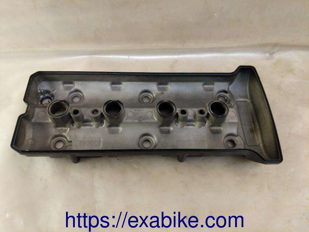 cylinder head cover Suzuki GSXR 750 - photo 3