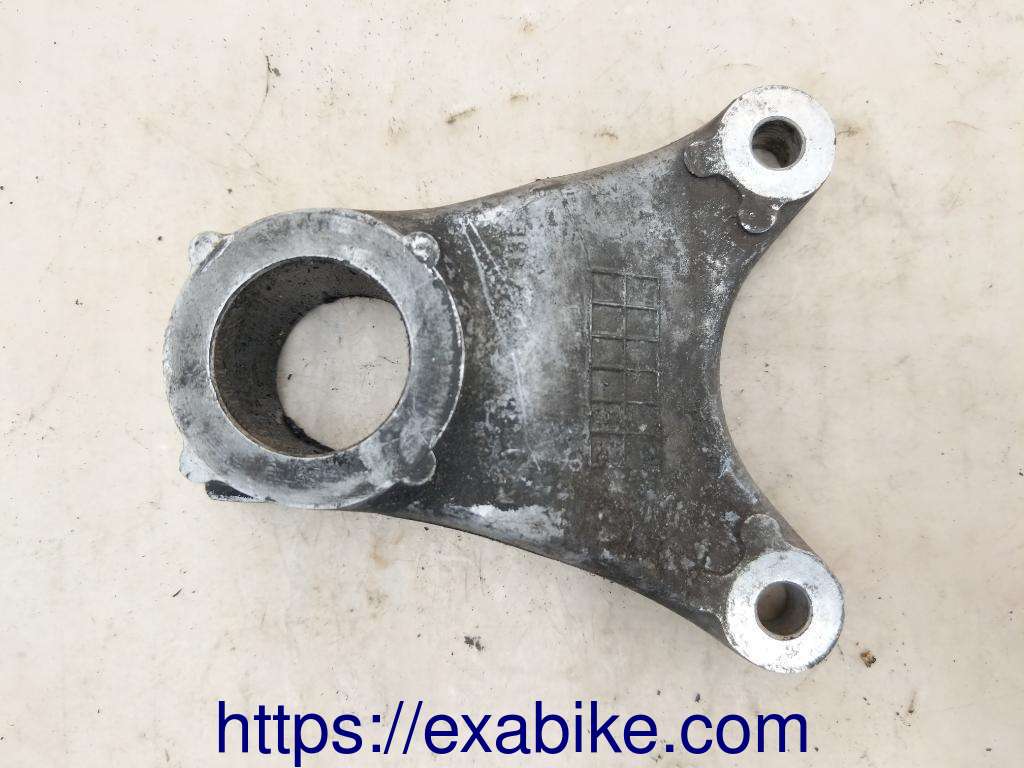 caliper bracket, rear Suzuki TL 1000 S - photo 1
