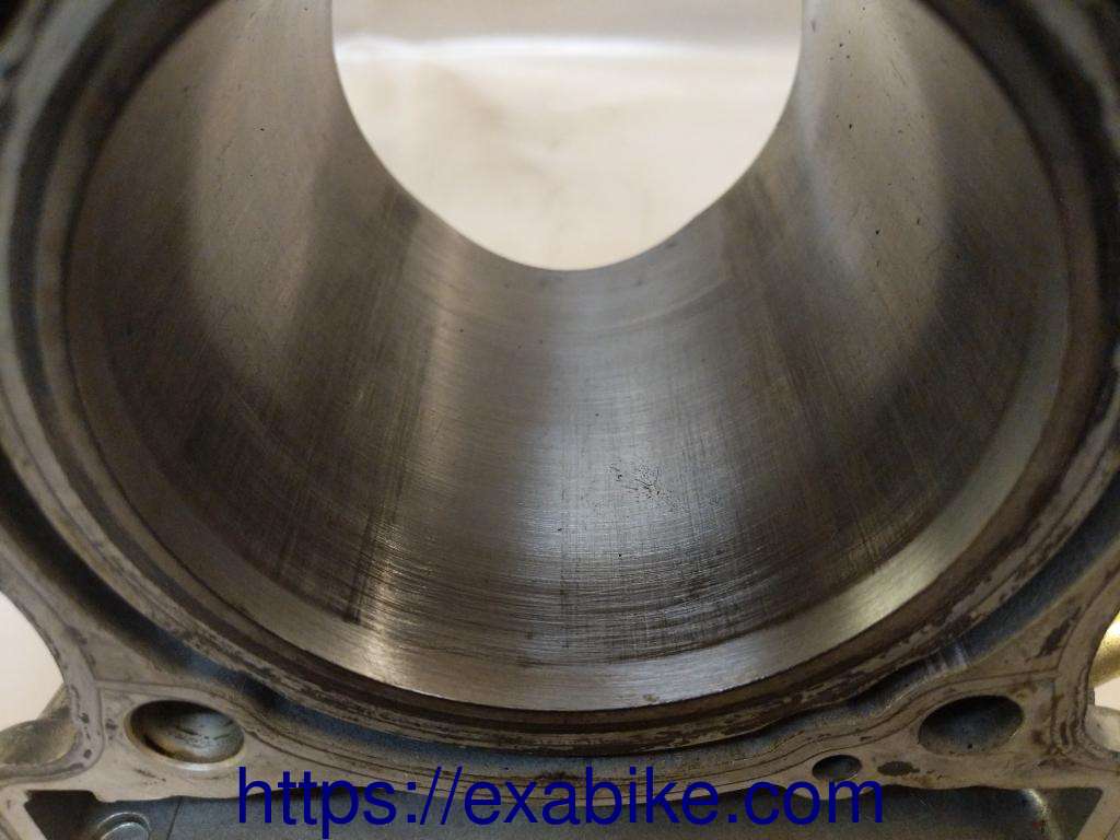 cylinder, front Suzuki SV 650 - photo 3