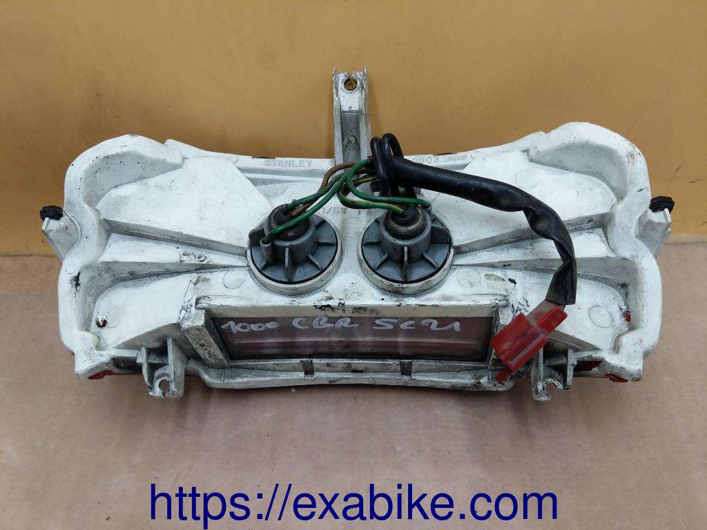 tail light Honda CBR1000F - photo 2