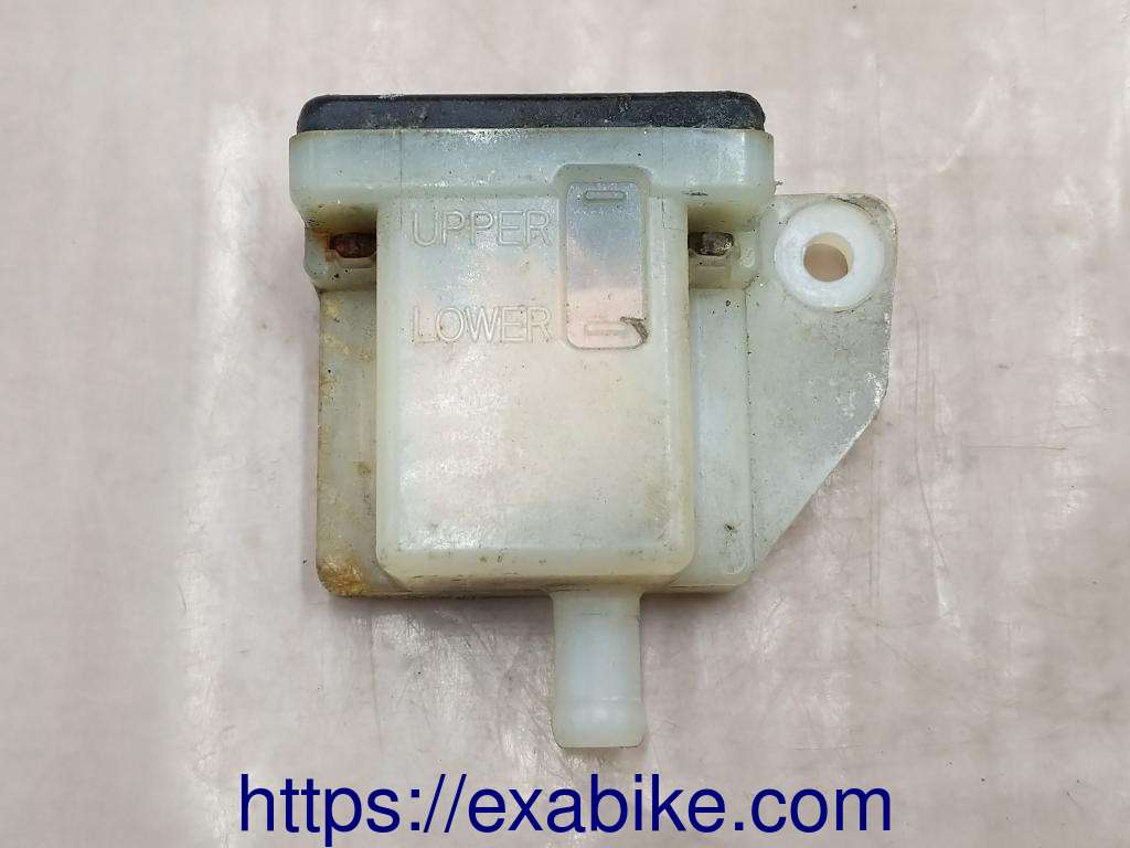 brake fluid reserve Suzuki GSXF 750 - photo 1