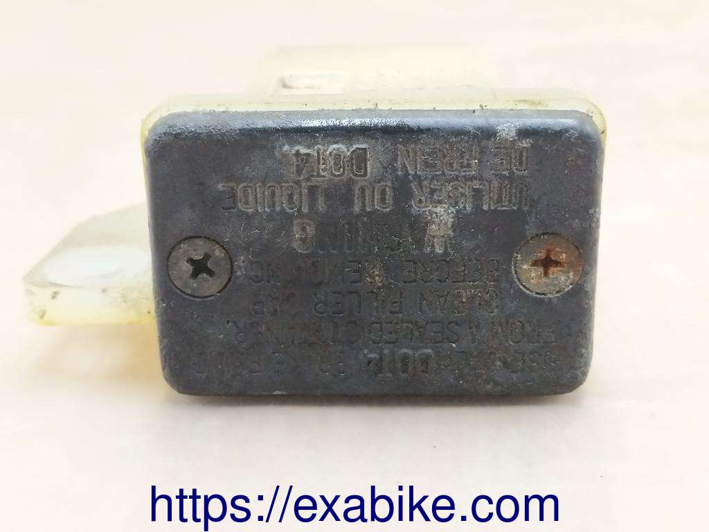 brake fluid reserve Suzuki GSXF 750 - photo 3
