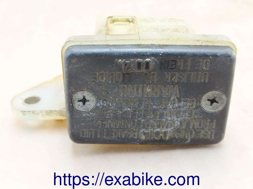 brake fluid reserve Suzuki GSE 500 - photo 3