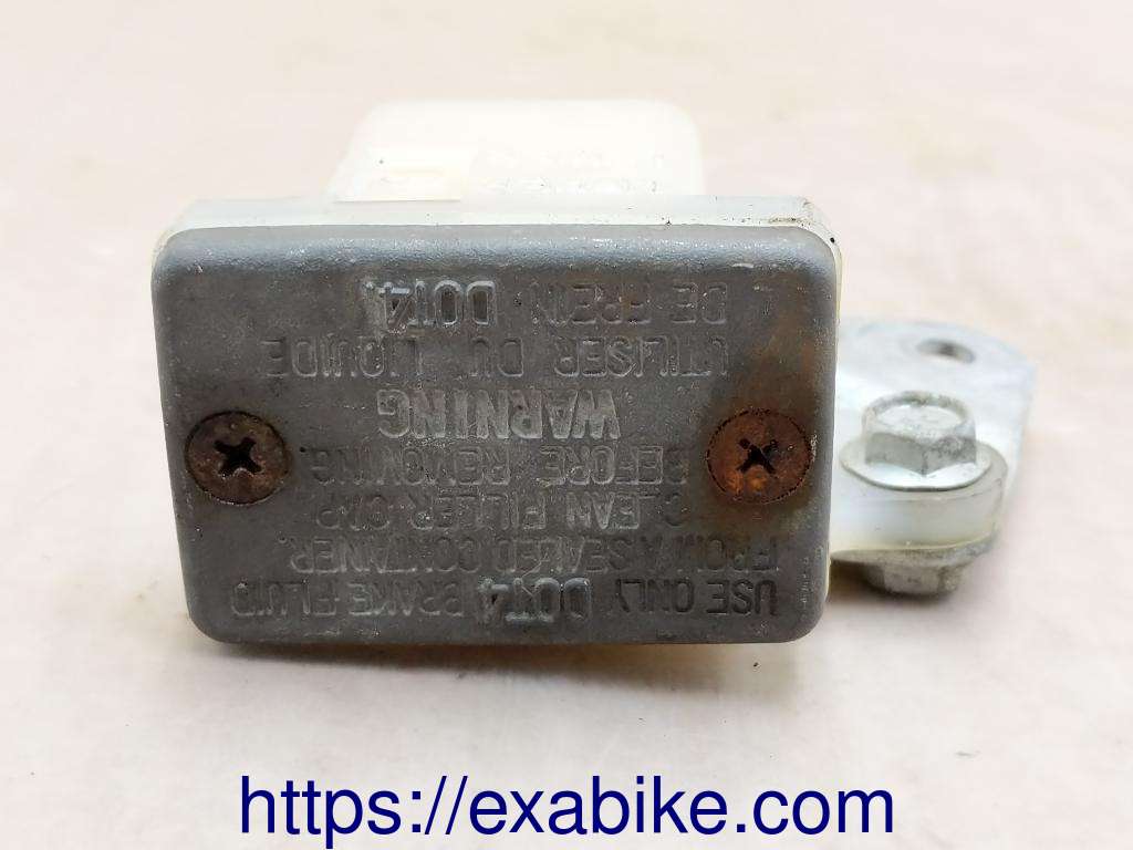 brake fluid reserve Suzuki DR650RSE - photo 3