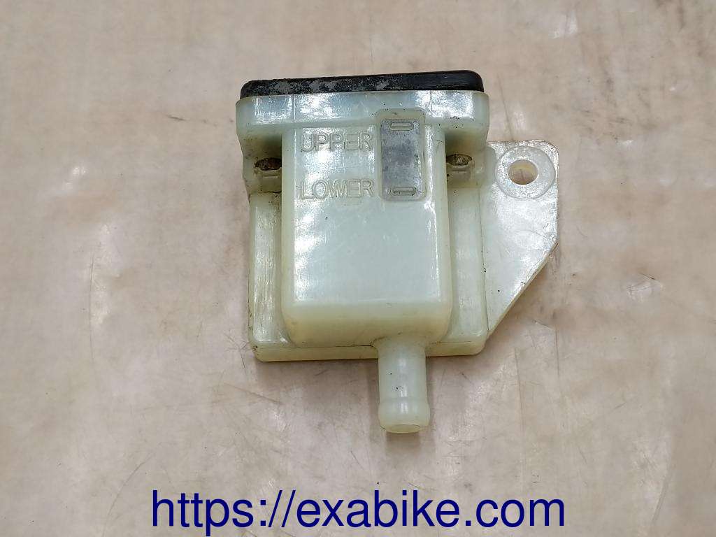 brake fluid reserve Suzuki GSXR 600 - photo 1