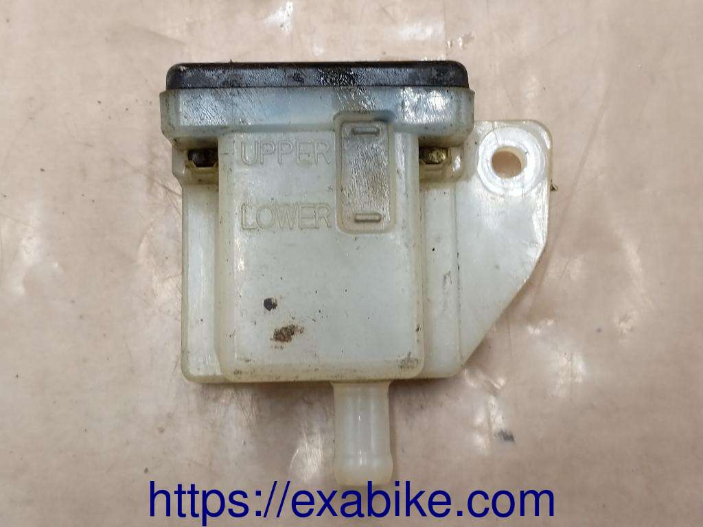 brake fluid reserve Suzuki GSXF 600 - photo 1