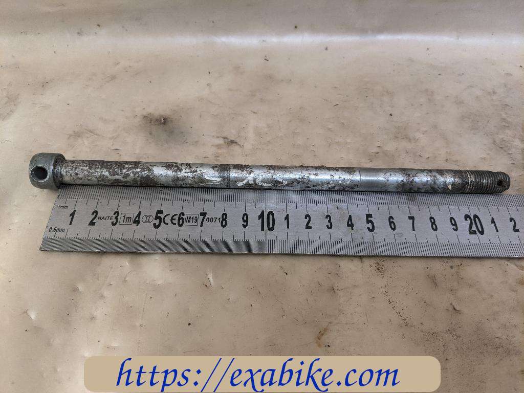 wheel axle, front Suzuki TS 125 - photo 2