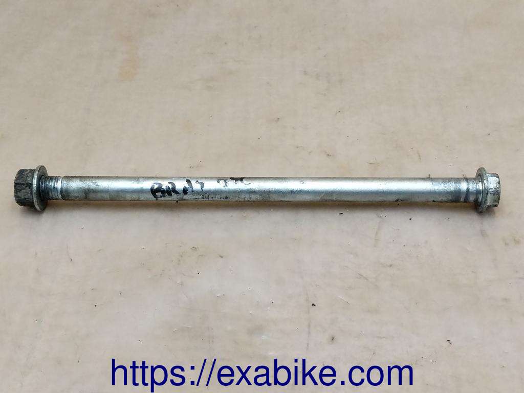 swingarm axle Kawasaki GPZ 500 - photo 1