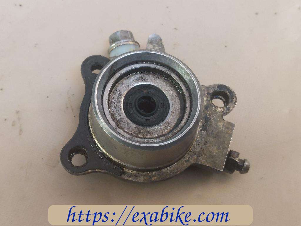 clutch slave cylinder Honda VFR 750 - photo 2