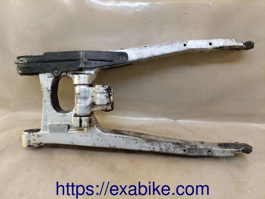 swingarm Honda VF1000F - photo 3