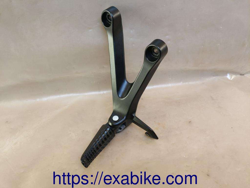footrest plate, rear left Suzuki GSXR 1000 - photo 1
