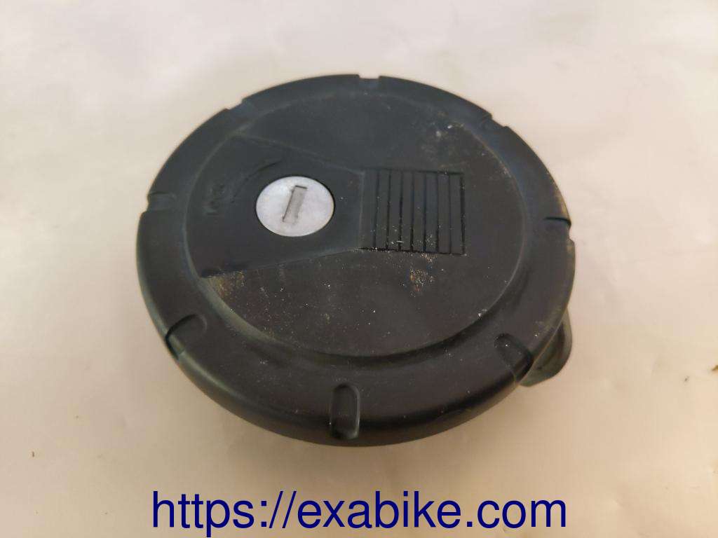 fuel tank cap Kawasaki KLR 650 - photo 1