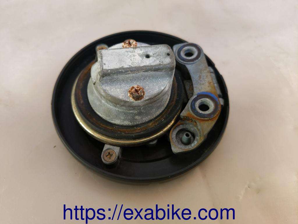 fuel tank cap Kawasaki KLR 650 - photo 2