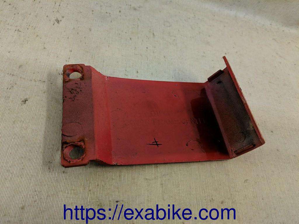 jonction des flancs arrières Suzuki GSE 500 - photo 2