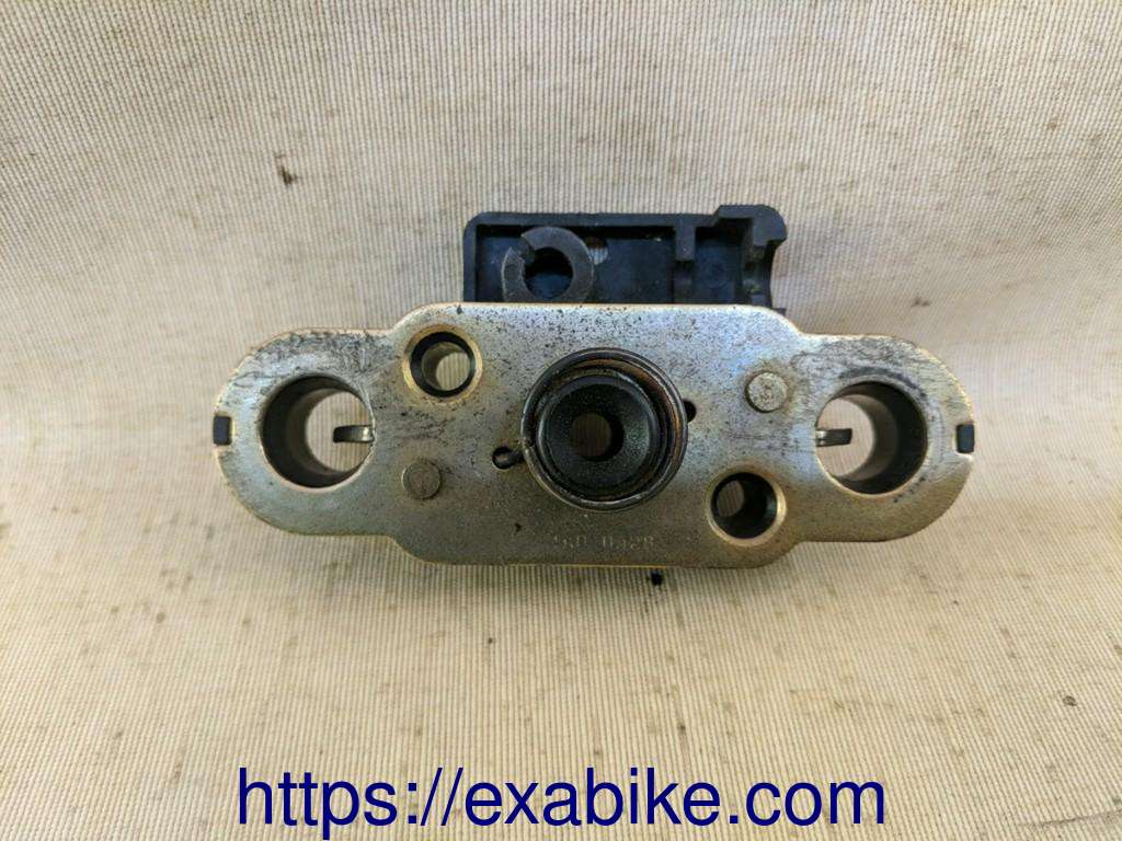 seat lock system Suzuki GSE 500 - photo 1