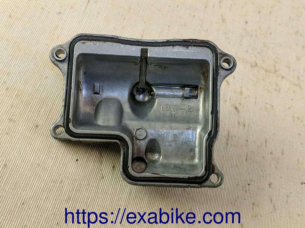 carburetor float chamber Honda VF1000R - photo 2