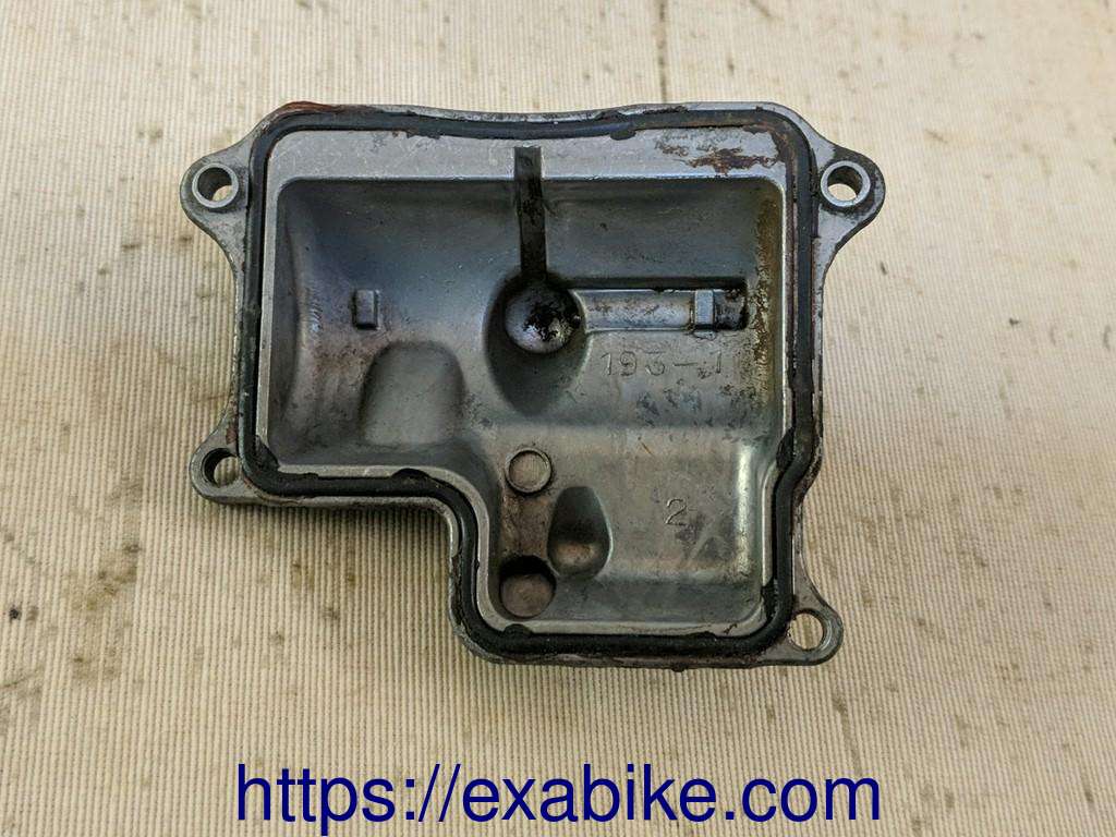 carburetor float chamber Honda VF1000F - photo 2