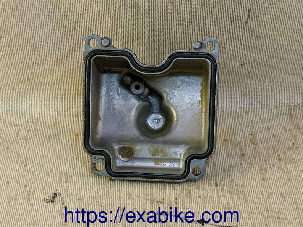 carburetor float chamber, left Suzuki GSXF 600 - photo 2
