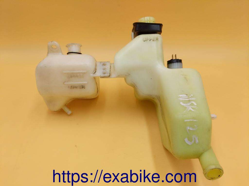 oil  and water tank Honda NSR 125 - photo 1