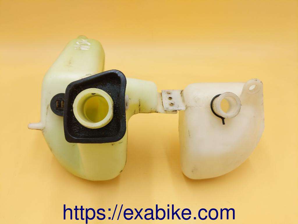 oil  and water tank Honda NSR 125 - photo 2