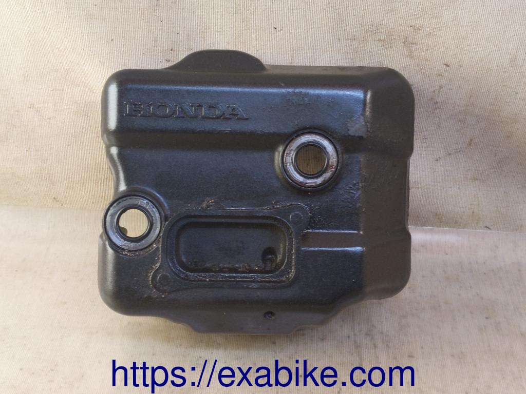 cylinder head cover Honda CBR 125 - photo 1